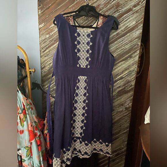 Edme & Esyllte Camilla dress - Picture 2 of 4